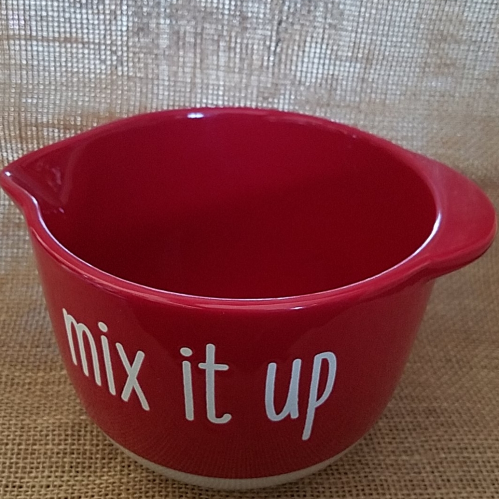 Farmhouse style Mix it up red/white bowl